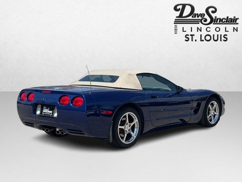 Used 2004 Chevrolet Corvette Convertible w/ Preferred Equipment Group RWD image 3