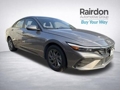 Used 2024 Hyundai Elantra SEL FWD image 1