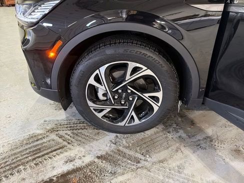 Used 2024 Lincoln Nautilus Premier w/ Equipment Group 102A image 29