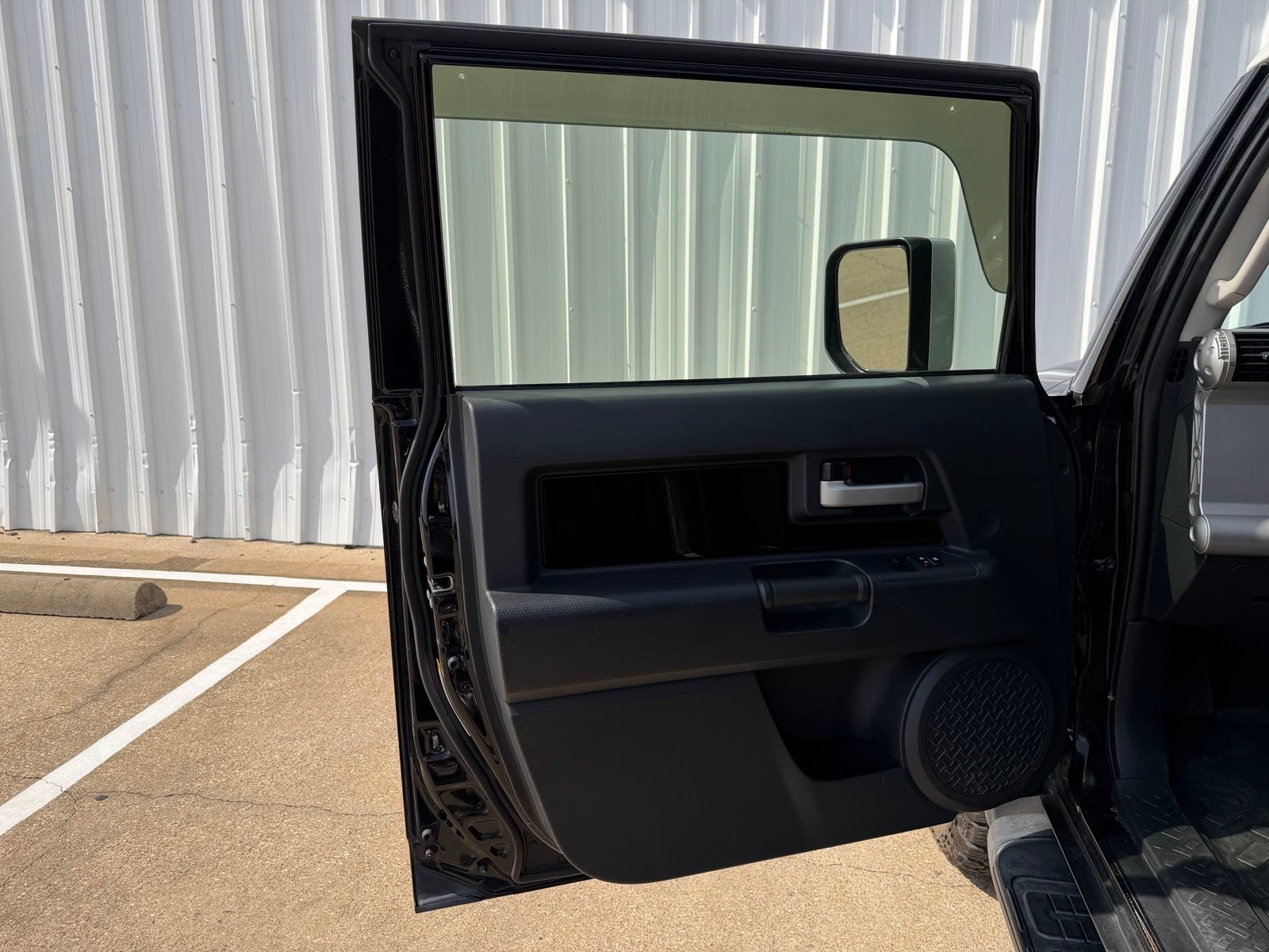 Used 2012 Toyota FJ Cruiser 4WD w/ Upgrade Pkg image 21