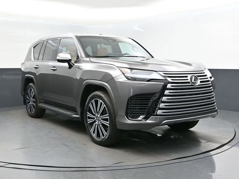 New 2026 Lexus LX 600 4WD w/ Luxury Package image 9