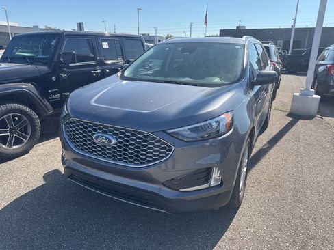 Used 2024 Ford Edge SEL w/ Convenience Package AWD/4WD image 3