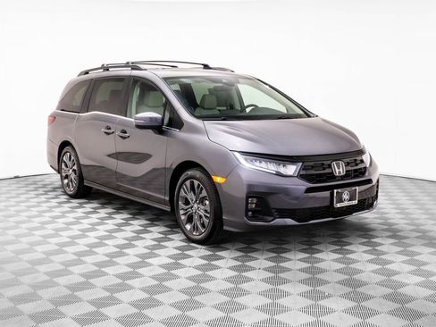 New 2026 Honda Odyssey Touring image 8