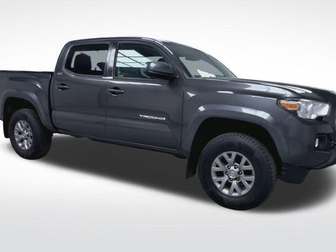Used 2019 Toyota Tacoma SR5 image 15