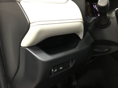 Used 2023 Toyota RAV4 XLE image 9