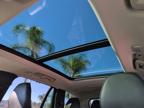 Used 2025 Volvo XC90 B5 Ultra w/ Protection Package Premier image 28