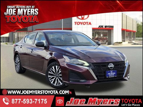 Used 2025 Nissan Altima 2.5 SV FWD image 1