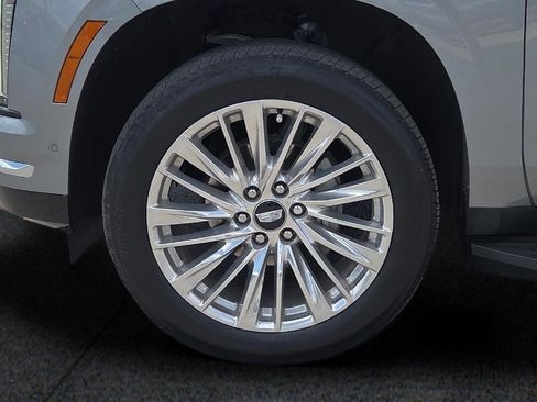 Used 2025 Cadillac Escalade Premium Luxury AWD/4WD image 19
