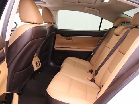 Used 2017 Lexus ES 350 w/ Navigation System Package image 17