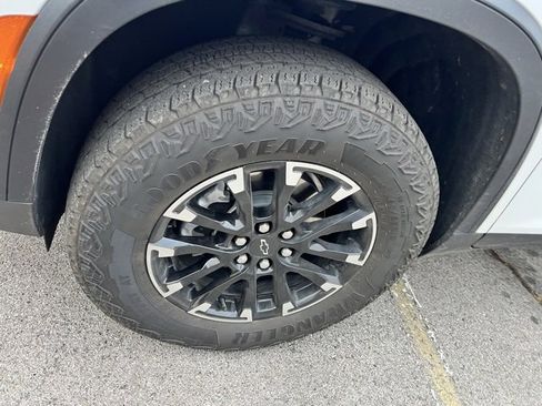 Used 2025 Chevrolet Traverse Z71 w/ Driver Confidence Package image 11