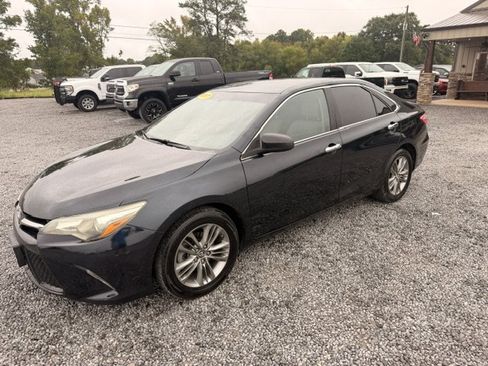 Used 2017 Toyota Camry SE FWD image 5