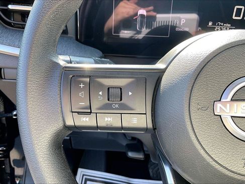 Certified 2025 Nissan Kicks SV FWD image 19
