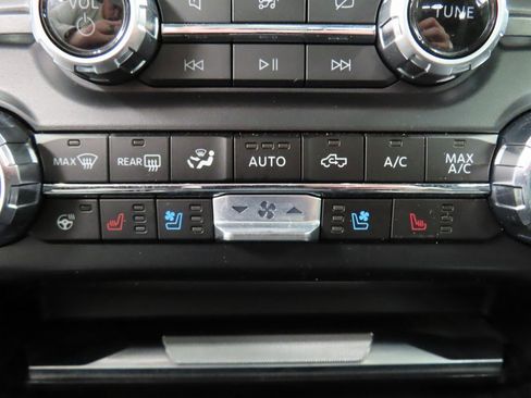 Used 2024 Ford F250 Platinum image 72