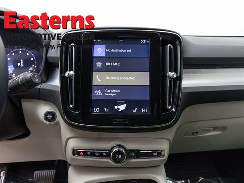 Used 2019 Volvo XC40 T5 Momentum AWD/4WD image 11