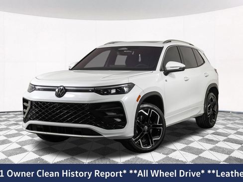 Used 2025 Volkswagen Tiguan SEL R-Line AWD/4WD image 2