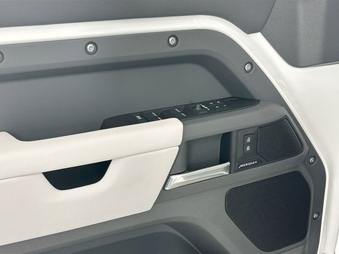 Used 2026 Land Rover Defender 110 S image 15