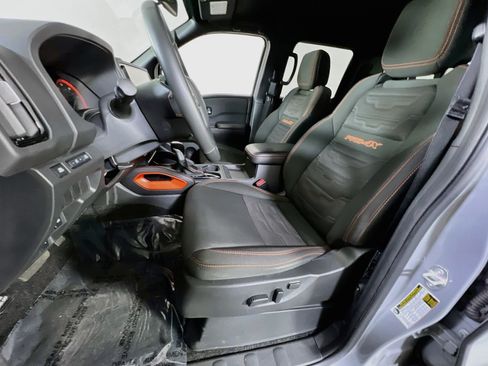 Used 2025 Nissan Frontier PRO-4X AWD/4WD image 19