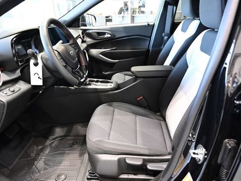 New 2026 Chevrolet Trax RS image 9