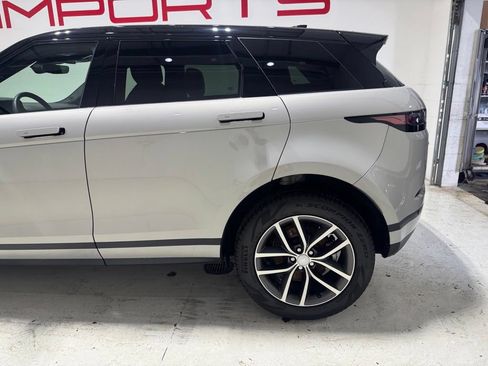 Used 2026 Land Rover Range Rover Evoque S AWD/4WD image 4