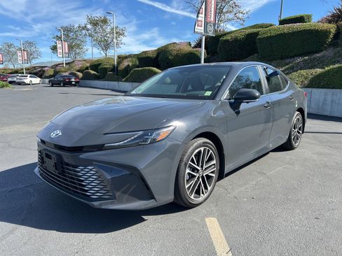 Used 2026 Toyota Camry XLE w/ Premium Plus Package image 2