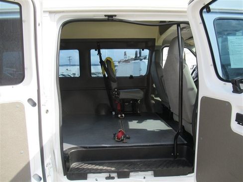 Used 2014 Ford E-250 and Econoline 250 Extended w/ Power Group image 6