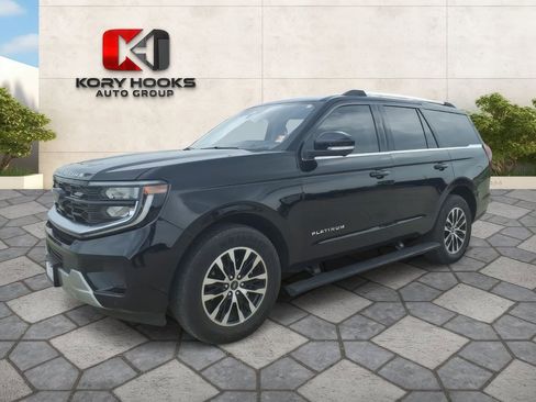 Used 2025 Ford Expedition Platinum AWD/4WD image 1
