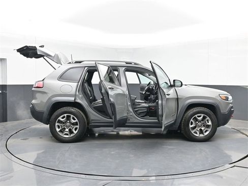 Used 2019 Jeep Cherokee Trailhawk w/ Comfort/Convenience Group image 58