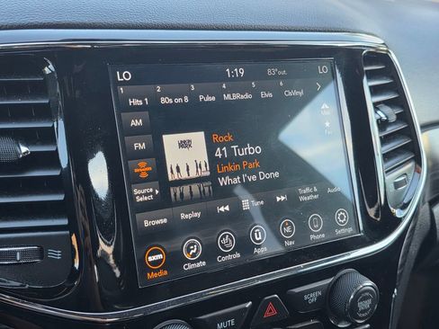 Certified 2021 Jeep Grand Cherokee Laredo X image 25