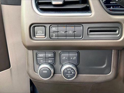 Used 2023 GMC Yukon SLT image 36