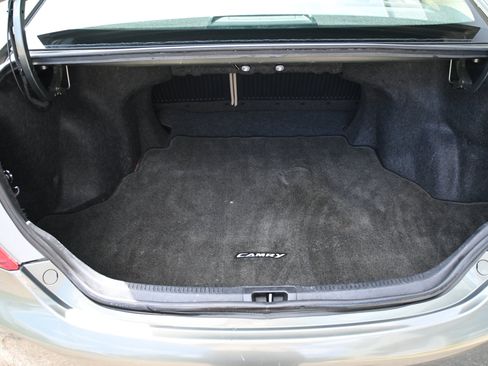 Used 2014 Toyota Camry XLE w/ Leather Package FWD image 11