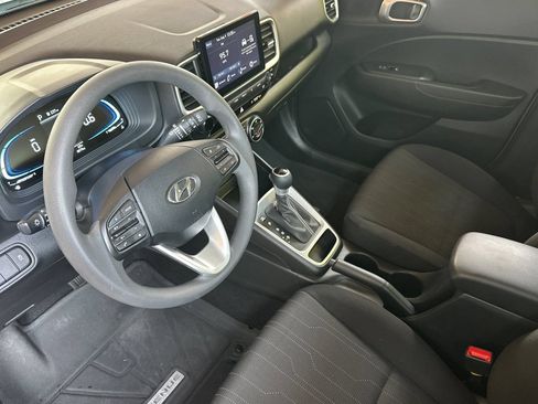 Certified 2026 Hyundai Venue SE FWD image 11