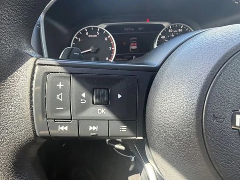 Used 2023 Nissan Rogue S FWD image 13