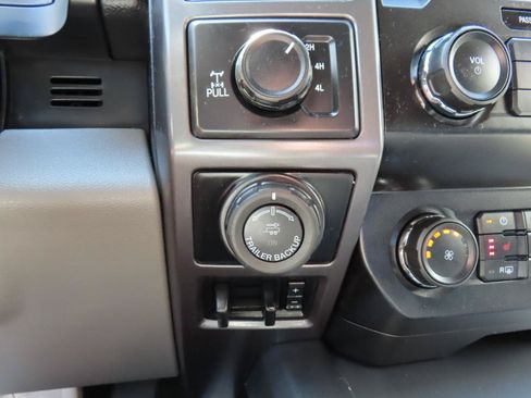 Used 2020 Ford F150 XLT w/ Equipment Group 302A Luxury AWD/4WD image 28