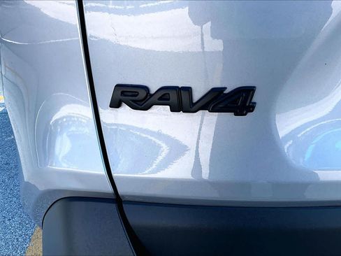 Used 2025 Toyota RAV4 XLE FWD image 10