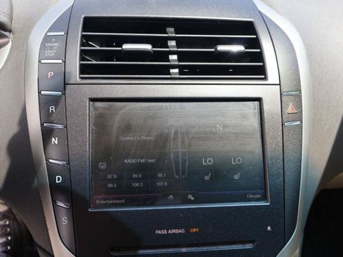 Used 2014 Lincoln MKZ FWD image 21