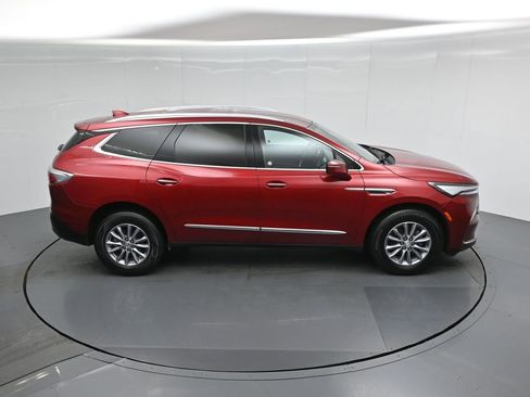 Used 2024 Buick Enclave Premium image 39