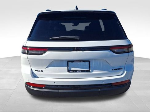 New 2025 Jeep Grand Cherokee Limited w/ Black Appearance Package AWD/4WD image 6