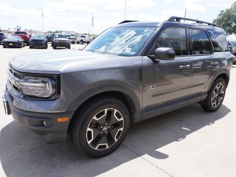 Used 2023 Ford Bronco Sport Outer Banks w/ Tech Package AWD/4WD image 3