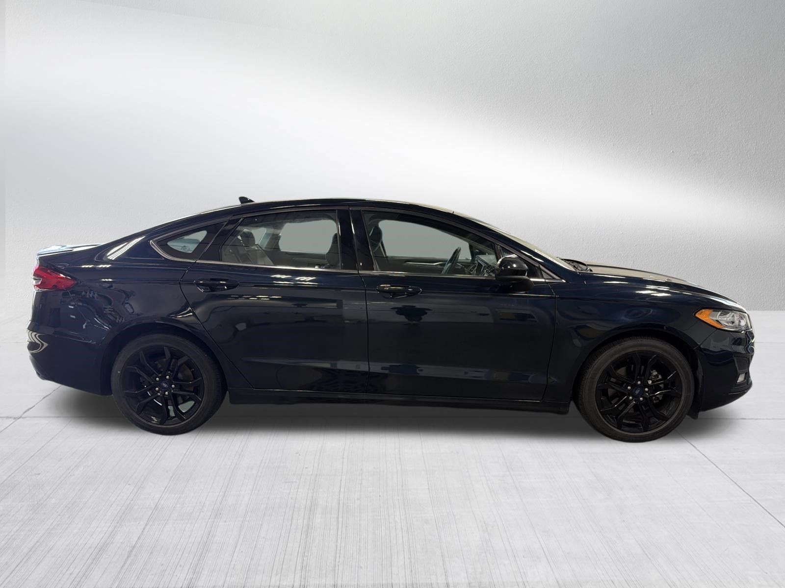 Used 2020 Ford Fusion SE w/ Equipment Group 151A FWD image 8