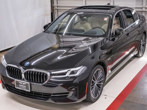 Used 2023 BMW 530e w/ Premium Package RWD image 1
