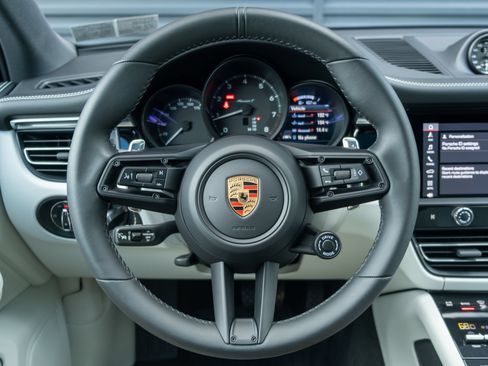 Certified 2023 Porsche Macan Turbo AWD/4WD image 25