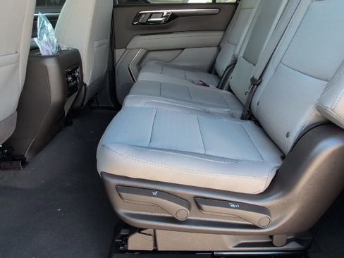 New 2026 Chevrolet Suburban LS image 7