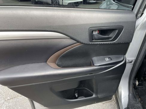 Used 2018 Toyota Highlander Plus image 19