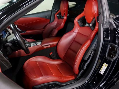 Used 2019 Chevrolet Corvette Stingray Coupe RWD image 9