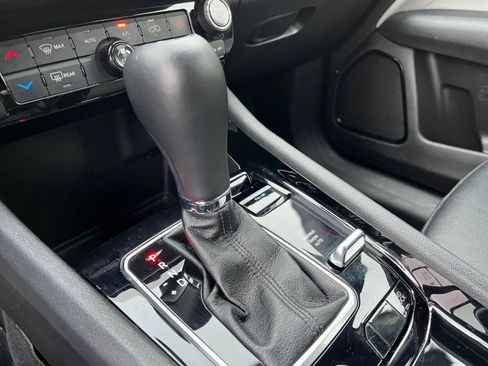 Used 2025 Jeep Compass Limited image 42