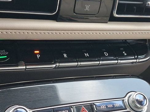 Certified 2022 Lincoln Nautilus Reserve AWD/4WD image 15