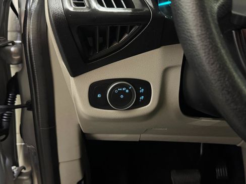 Used 2022 Ford Transit Connect XLT FWD image 27