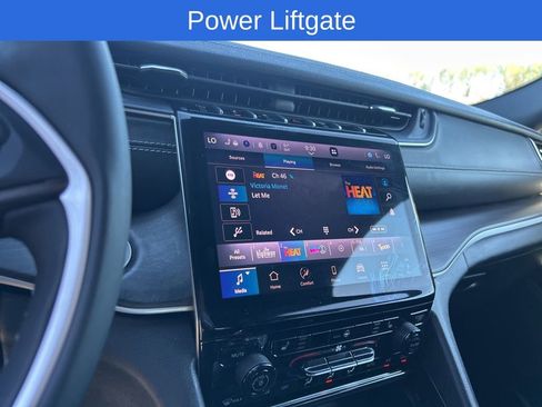 Used 2025 Jeep Grand Cherokee L Limited image 12