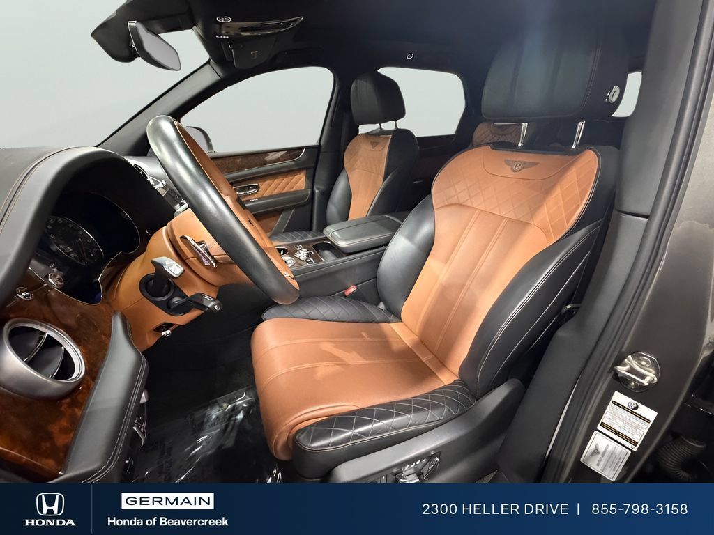 Used 2018 Bentley Bentayga AWD/4WD image 12