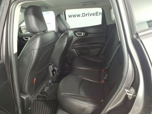 Used 2022 Jeep Compass Trailhawk AWD/4WD image 9